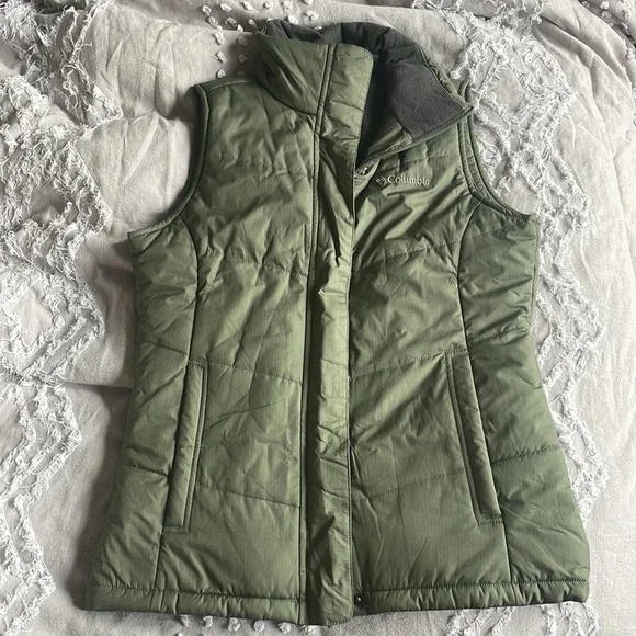 Columbia Vest - Picture 1 of 2